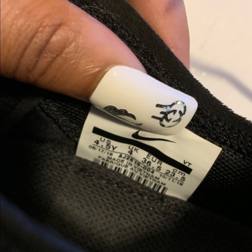 Nike Vapormax - Picture 2 of 4